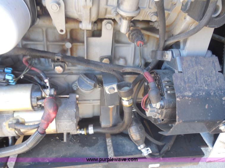 image for item I1326 2007 Bobcat S330 skid steer