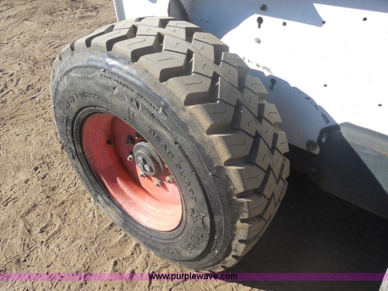 image for item I1326 2007 Bobcat S330 skid steer