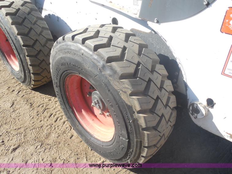 image for item I1326 2007 Bobcat S330 skid steer