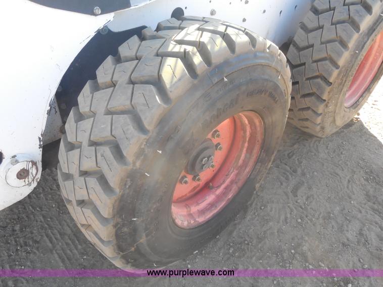 image for item I1326 2007 Bobcat S330 skid steer