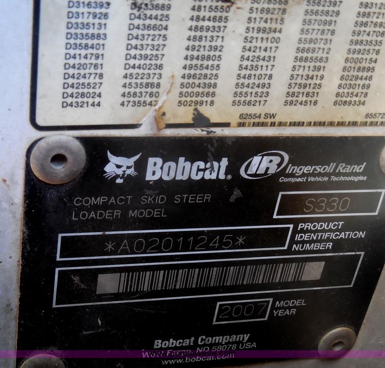 image for item I1326 2007 Bobcat S330 skid steer
