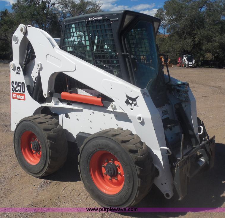 image for item I1329 2009 Bobcat S250 skid steer
