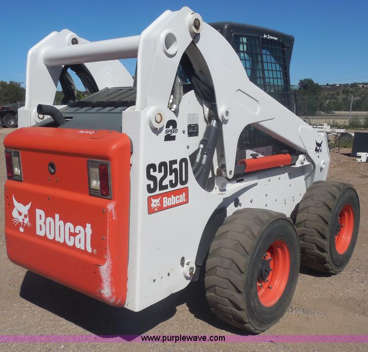 image for item I1329 2009 Bobcat S250 skid steer