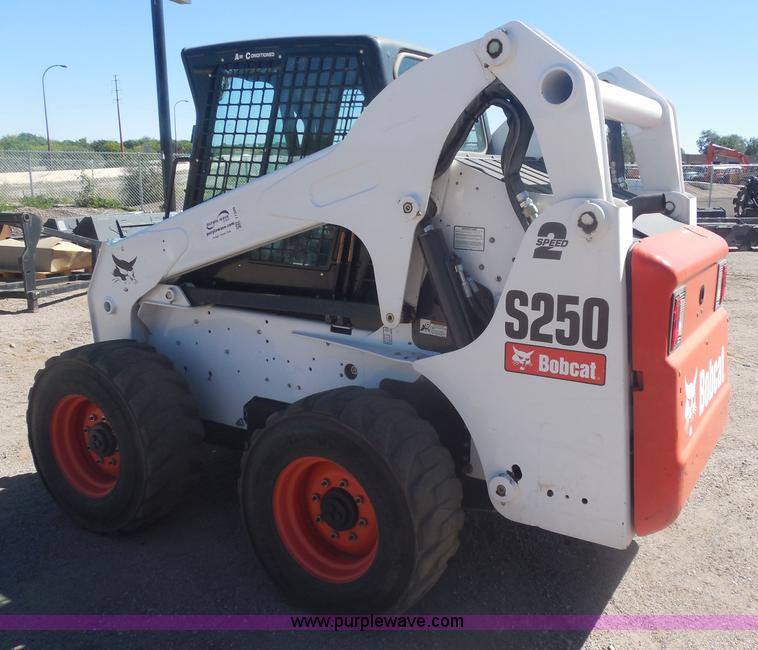 image for item I1329 2009 Bobcat S250 skid steer