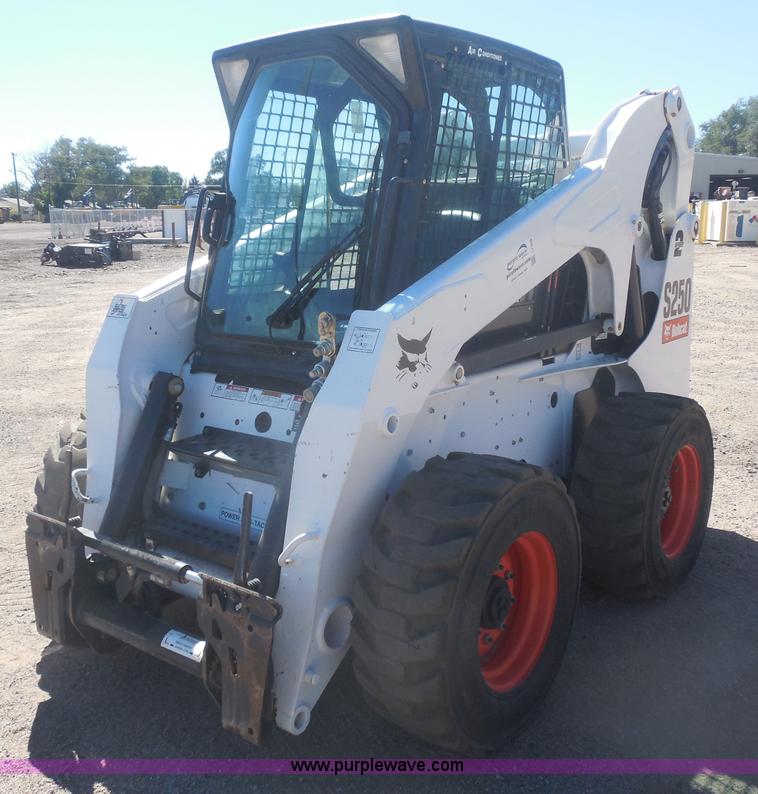 image for item I1329 2009 Bobcat S250 skid steer
