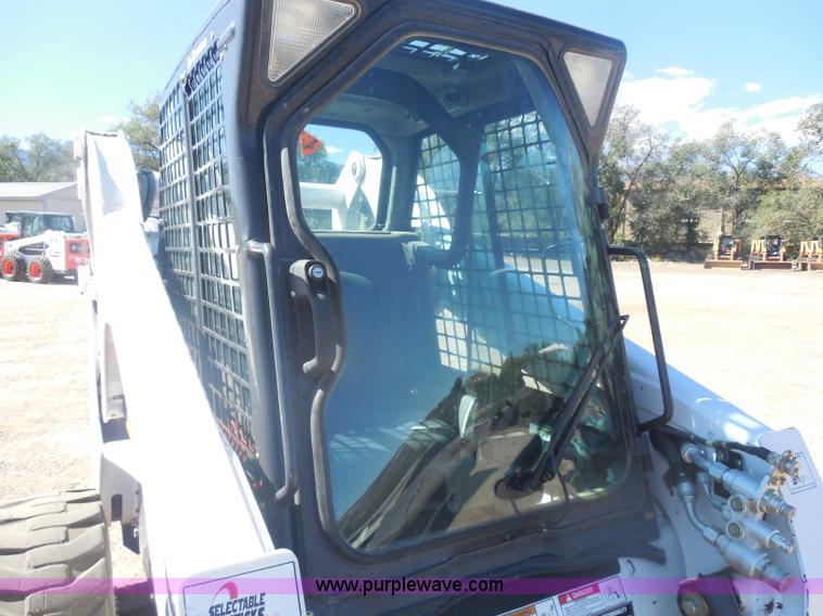 image for item I1329 2009 Bobcat S250 skid steer