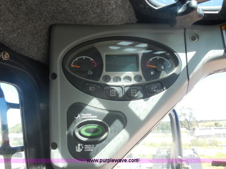 image for item I1329 2009 Bobcat S250 skid steer