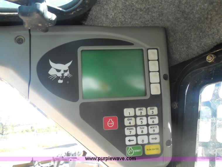 image for item I1329 2009 Bobcat S250 skid steer