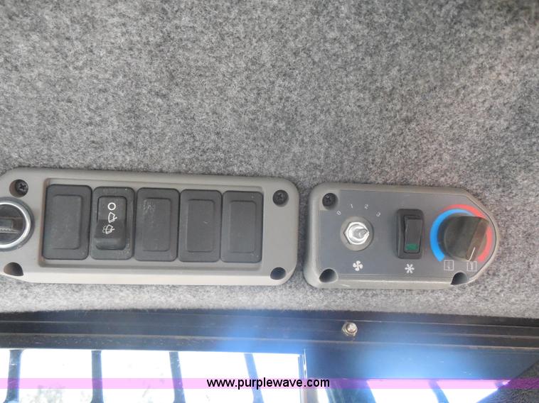 image for item I1329 2009 Bobcat S250 skid steer