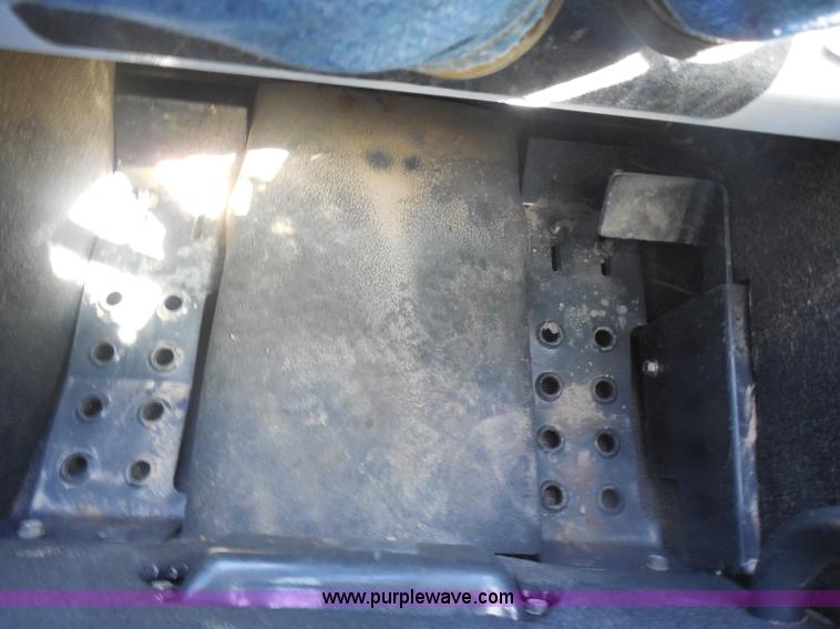 image for item I1329 2009 Bobcat S250 skid steer