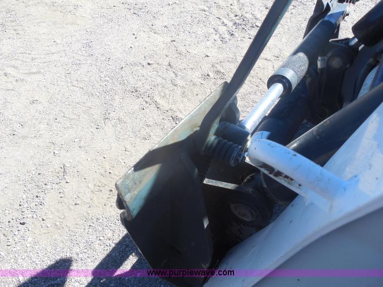 image for item I1329 2009 Bobcat S250 skid steer