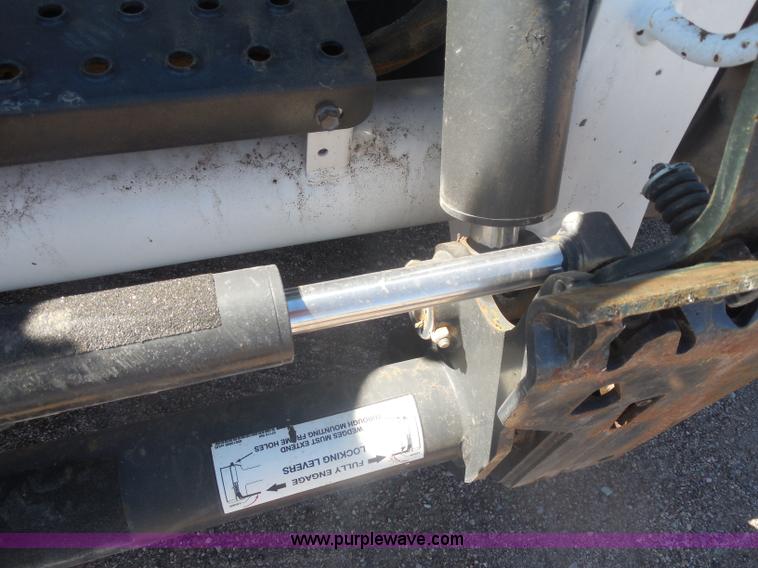 image for item I1329 2009 Bobcat S250 skid steer