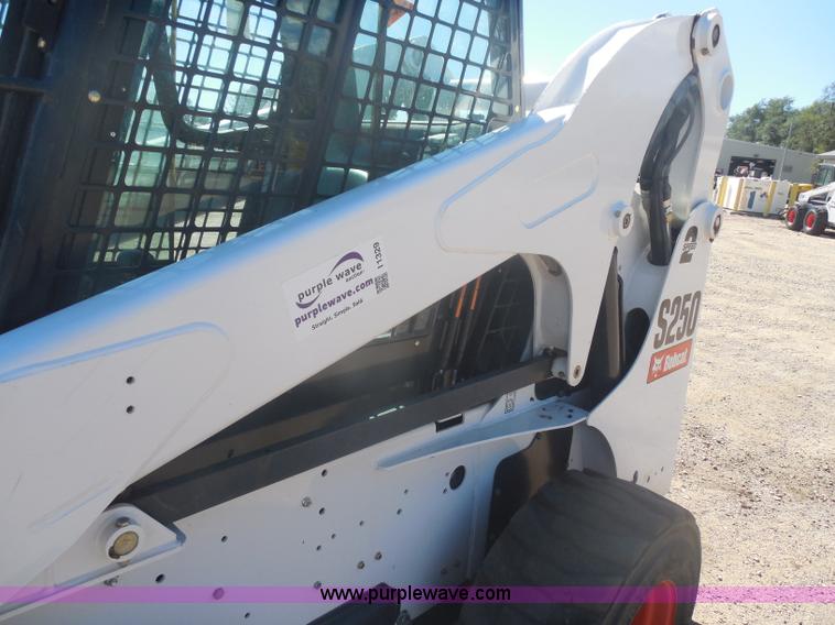 image for item I1329 2009 Bobcat S250 skid steer