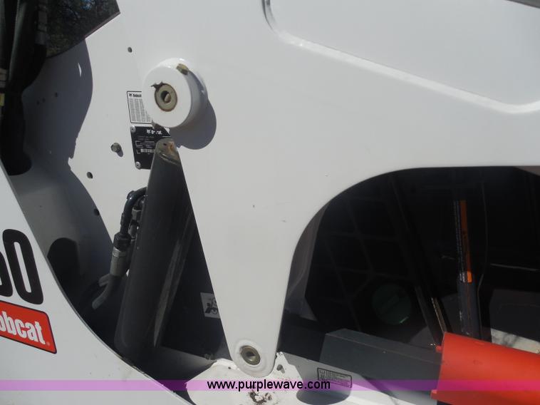 image for item I1329 2009 Bobcat S250 skid steer