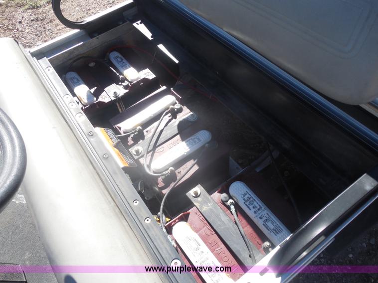 image for item I1330 2008 Club Car utility vehicle