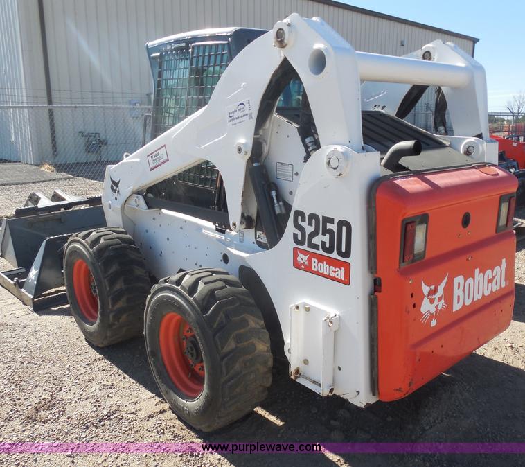 image for item I1340 2010 Bobcat S250 skid steer