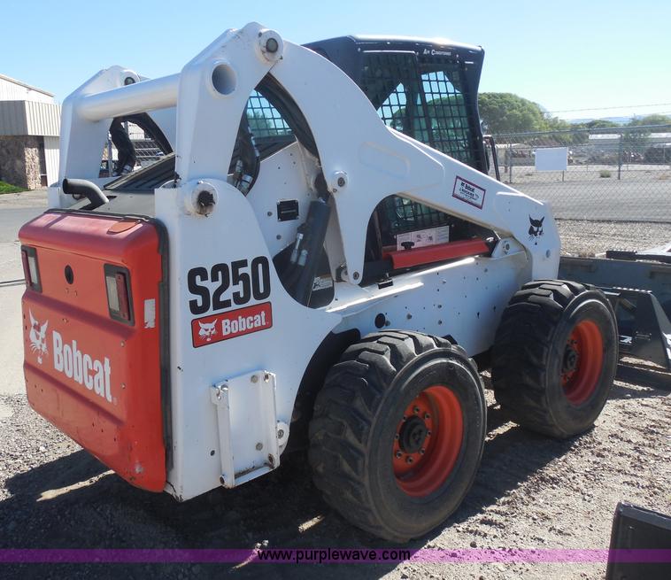 image for item I1340 2010 Bobcat S250 skid steer