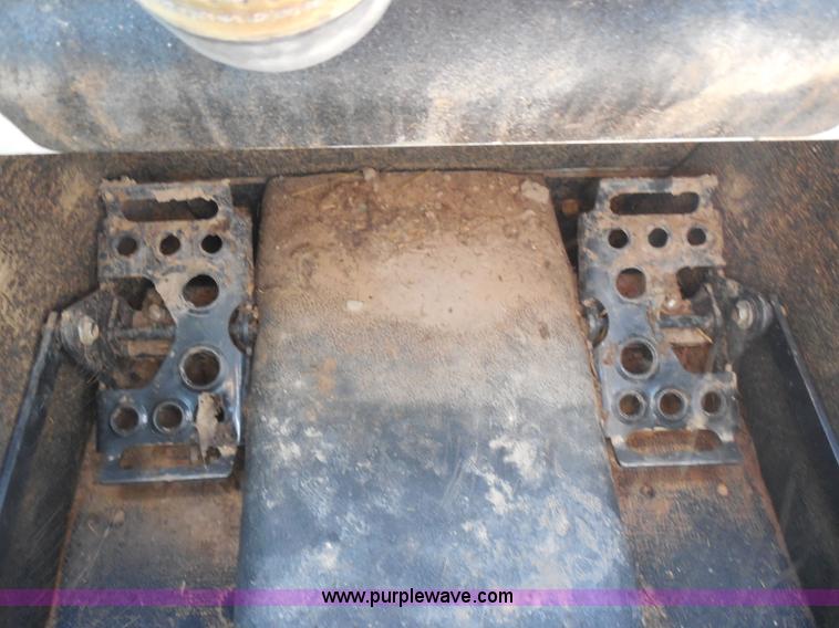 image for item I1340 2010 Bobcat S250 skid steer