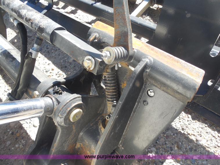 image for item I1340 2010 Bobcat S250 skid steer