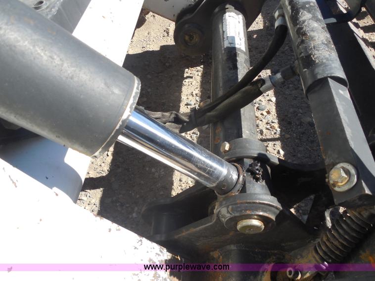 image for item I1340 2010 Bobcat S250 skid steer