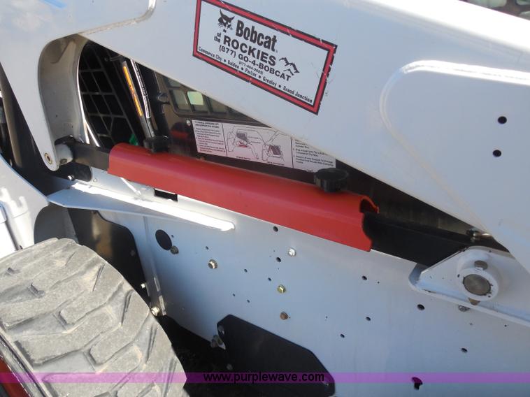 image for item I1340 2010 Bobcat S250 skid steer