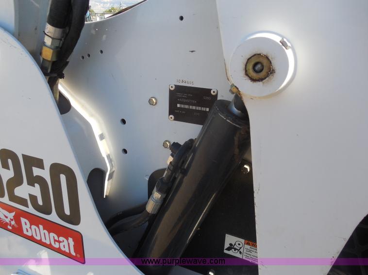 image for item I1340 2010 Bobcat S250 skid steer