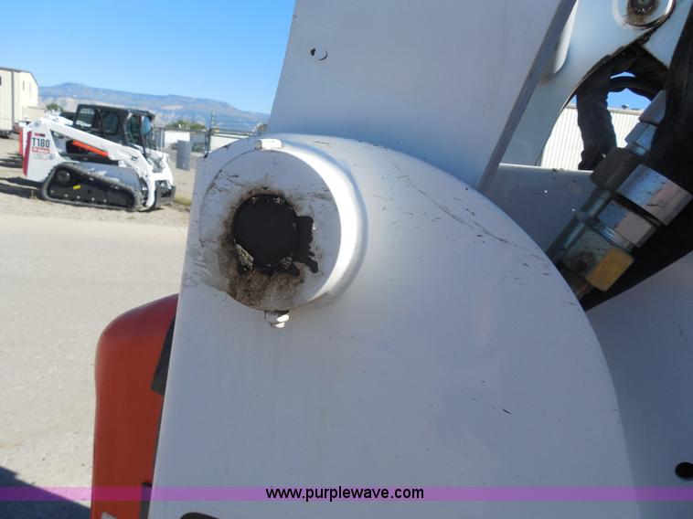 image for item I1340 2010 Bobcat S250 skid steer