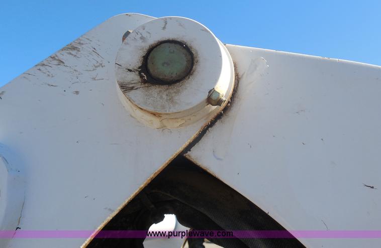 image for item I1340 2010 Bobcat S250 skid steer