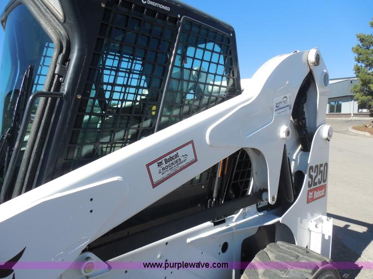 image for item I1340 2010 Bobcat S250 skid steer