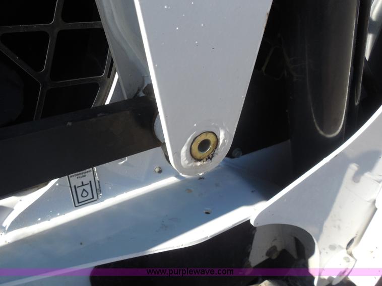 image for item I1340 2010 Bobcat S250 skid steer