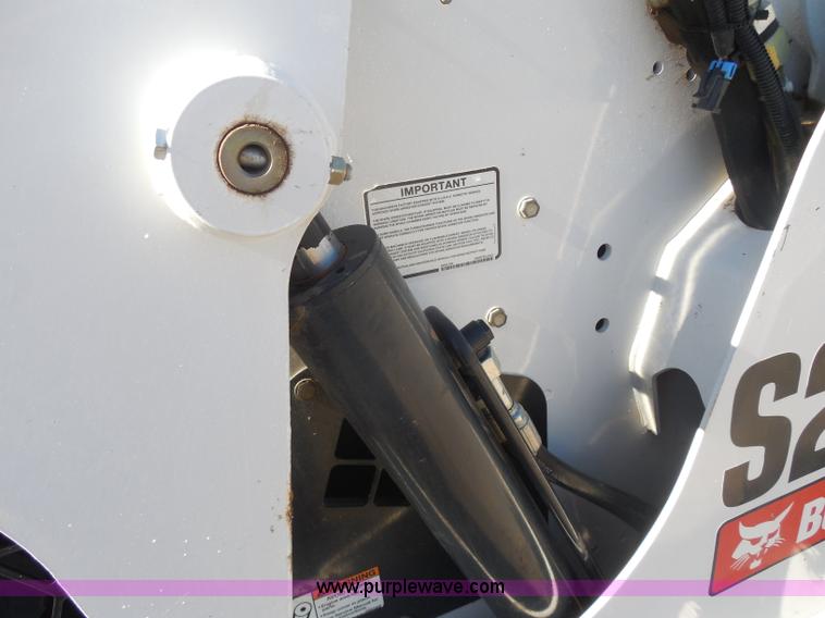 image for item I1340 2010 Bobcat S250 skid steer