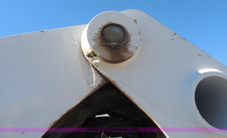 image for item I1340 2010 Bobcat S250 skid steer