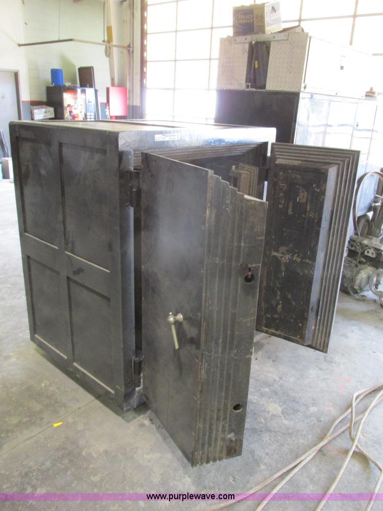 image for item AK9798 Three combination door safe