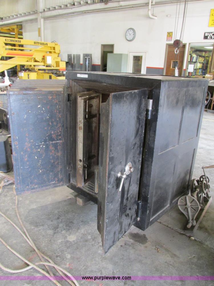 image for item AK9798 Three combination door safe