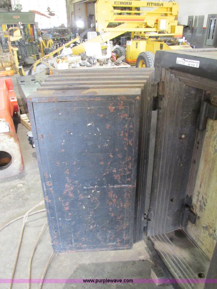 image for item AK9798 Three combination door safe