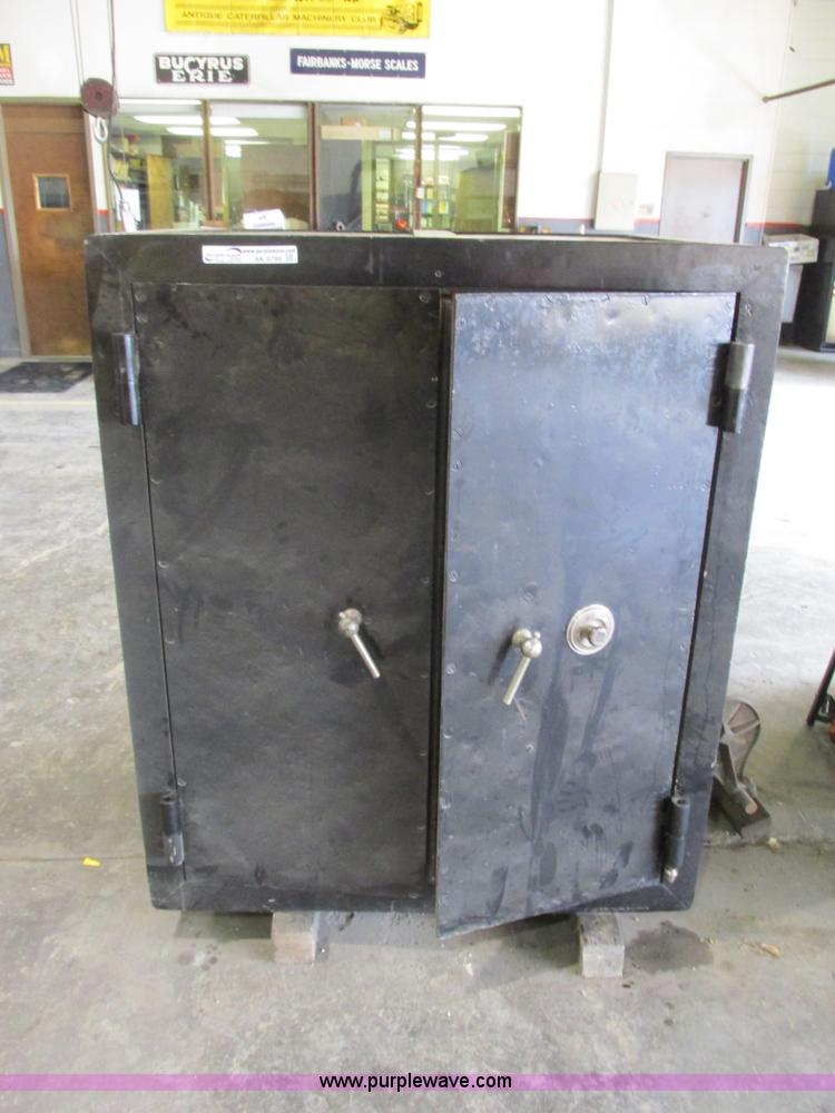 image for item AK9798 Three combination door safe