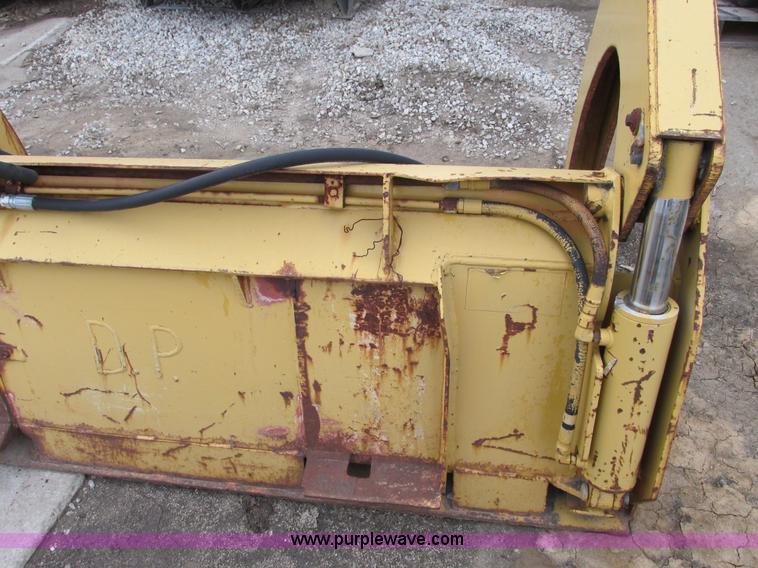 image for item AK9824 Universal skid steer grapple bucket