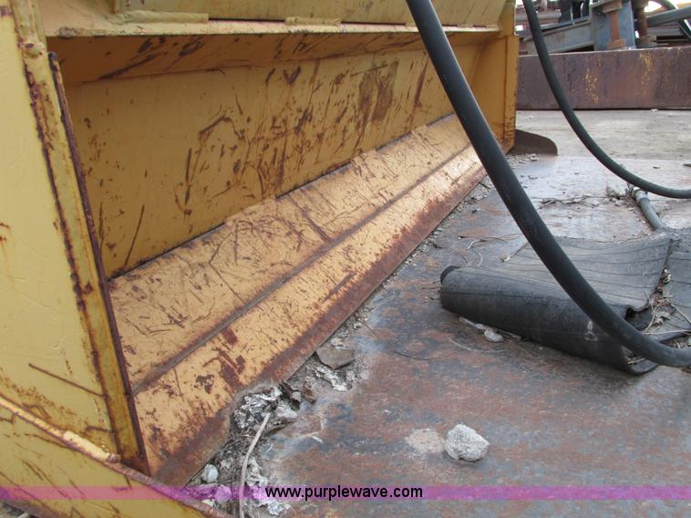 image for item AK9824 Universal skid steer grapple bucket