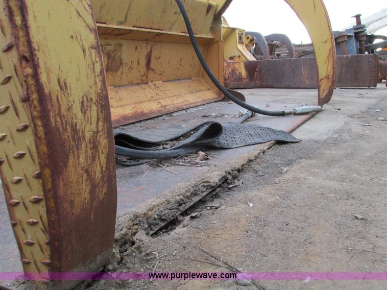 image for item AK9824 Universal skid steer grapple bucket