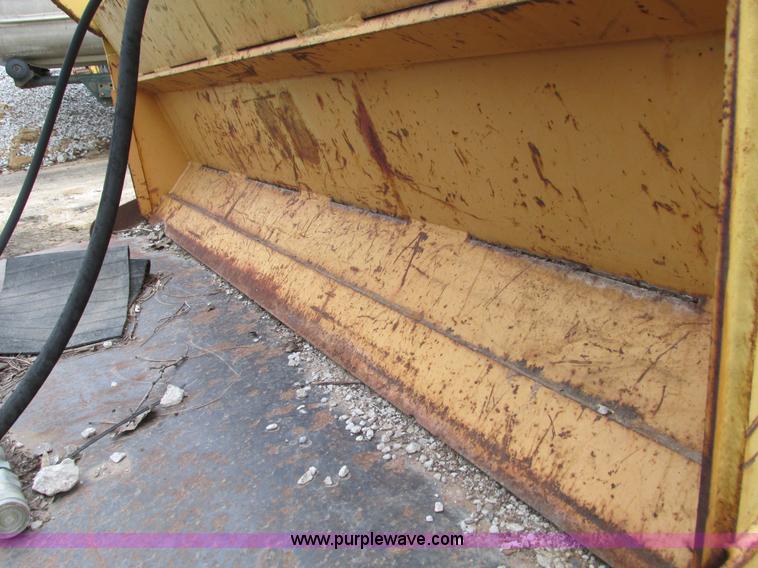 image for item AK9824 Universal skid steer grapple bucket