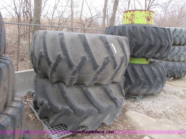 image for item AK9825 (4) 30.5L-32 on 27" wheels