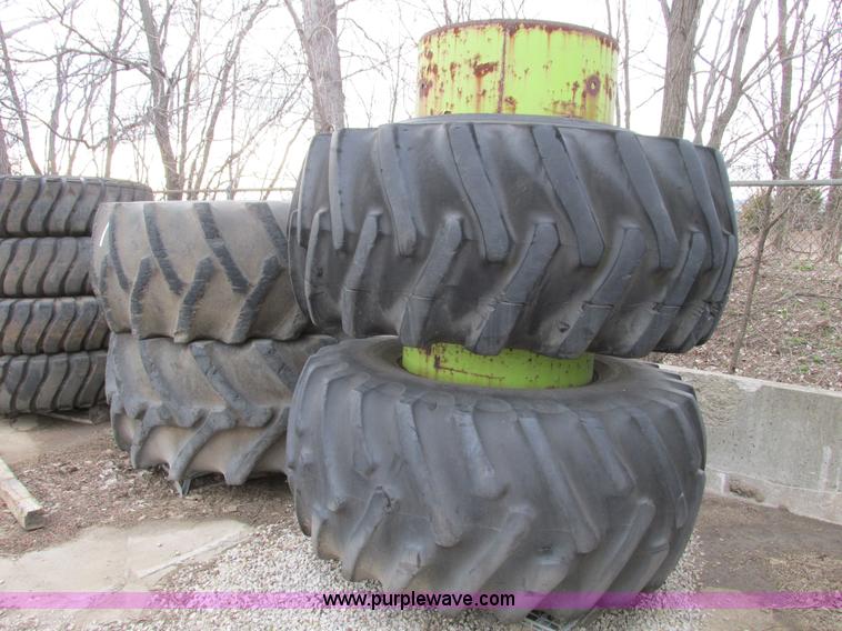 image for item AK9825 (4) 30.5L-32 on 27" wheels