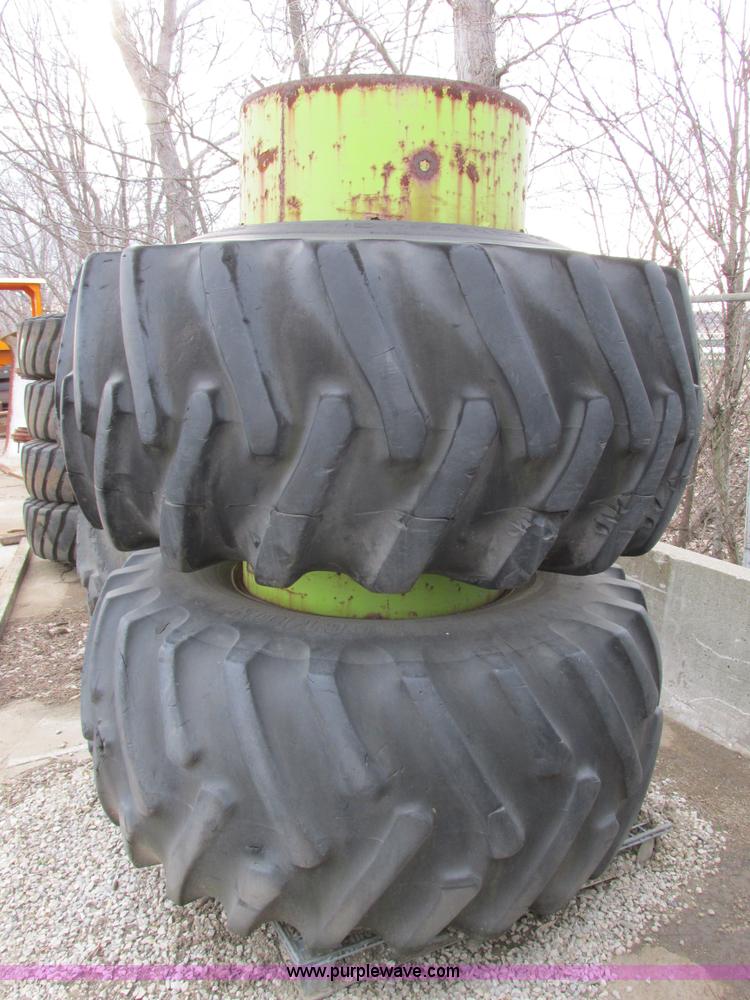 image for item AK9825 (4) 30.5L-32 on 27" wheels