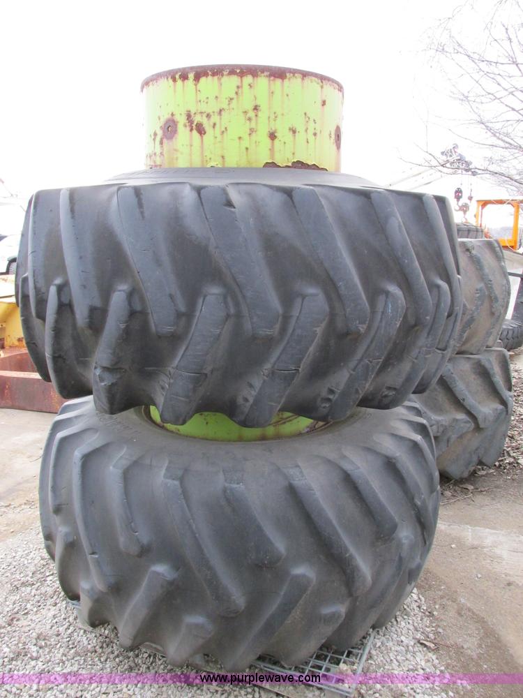 image for item AK9825 (4) 30.5L-32 on 27" wheels