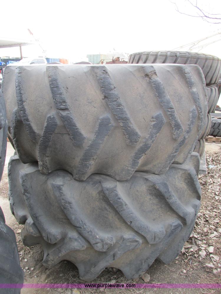 image for item AK9825 (4) 30.5L-32 on 27" wheels