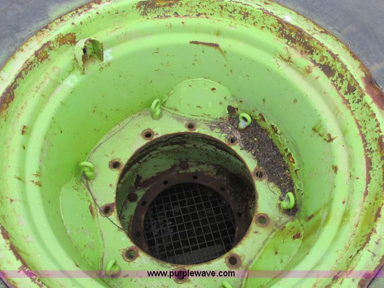 image for item AK9825 (4) 30.5L-32 on 27" wheels