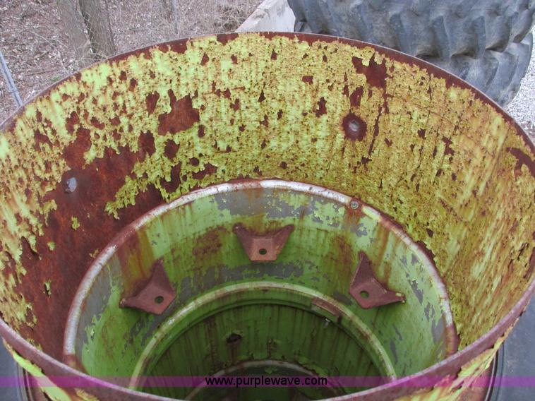 image for item AK9825 (4) 30.5L-32 on 27" wheels