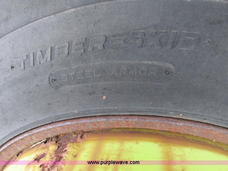 image for item AK9825 (4) 30.5L-32 on 27" wheels