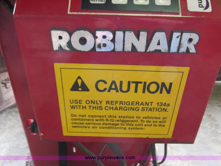 image for item AK9995 Robin Air 134A refrigerant charging station