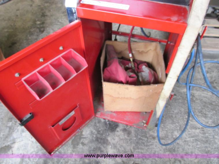 image for item AK9996 Snap-On ACT-3000 refrigerant recovery unit